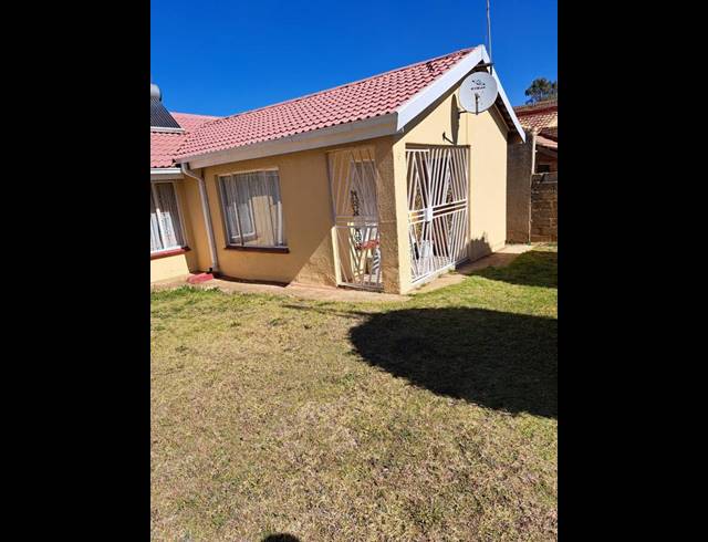 3 BEDROOM HOUSE FOR SALE IN ENNERDALE EXT 8